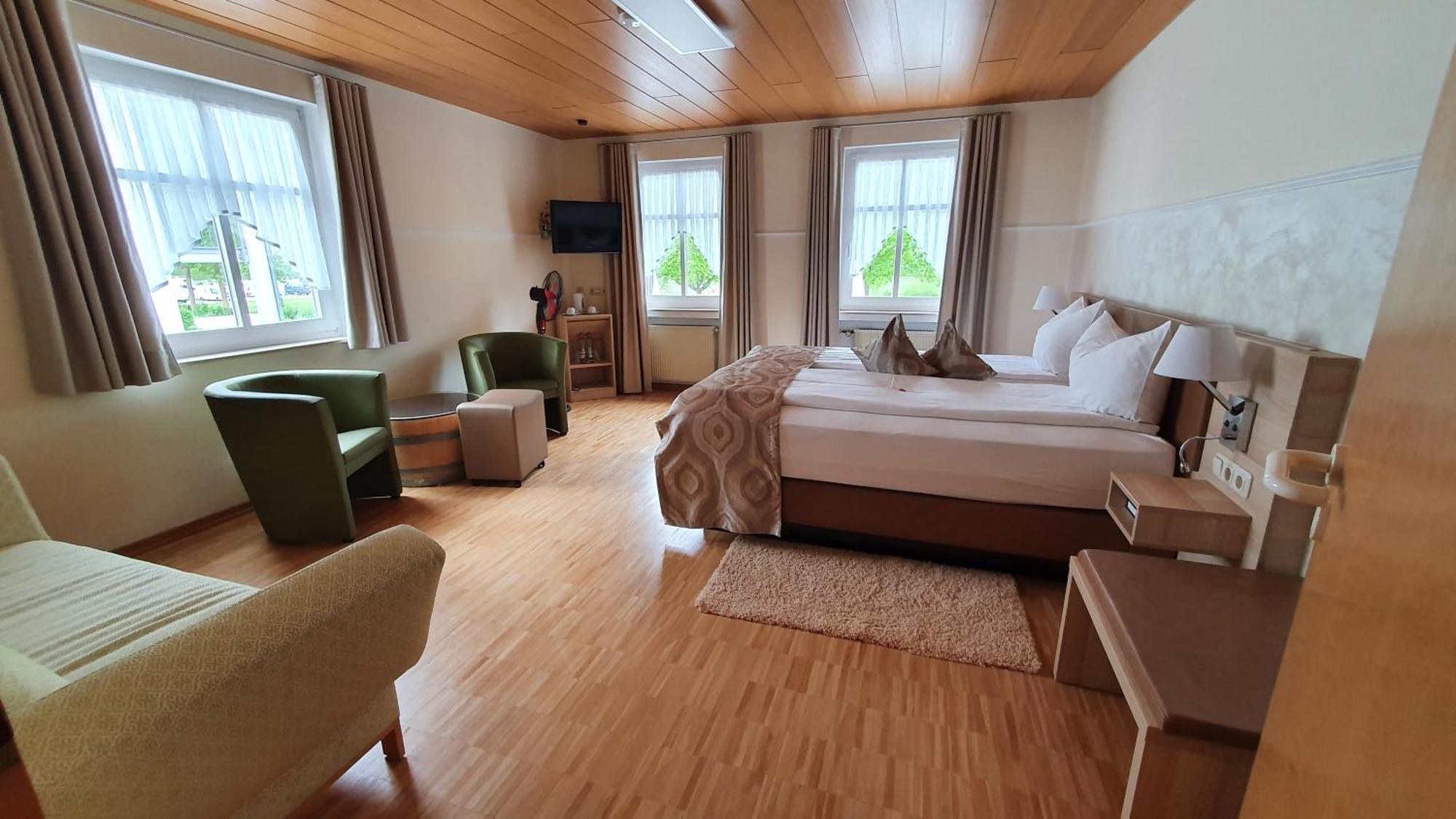 Hotel Zum Anker-Thulls Restaurant Neumagen-Dhron Kültér fotó