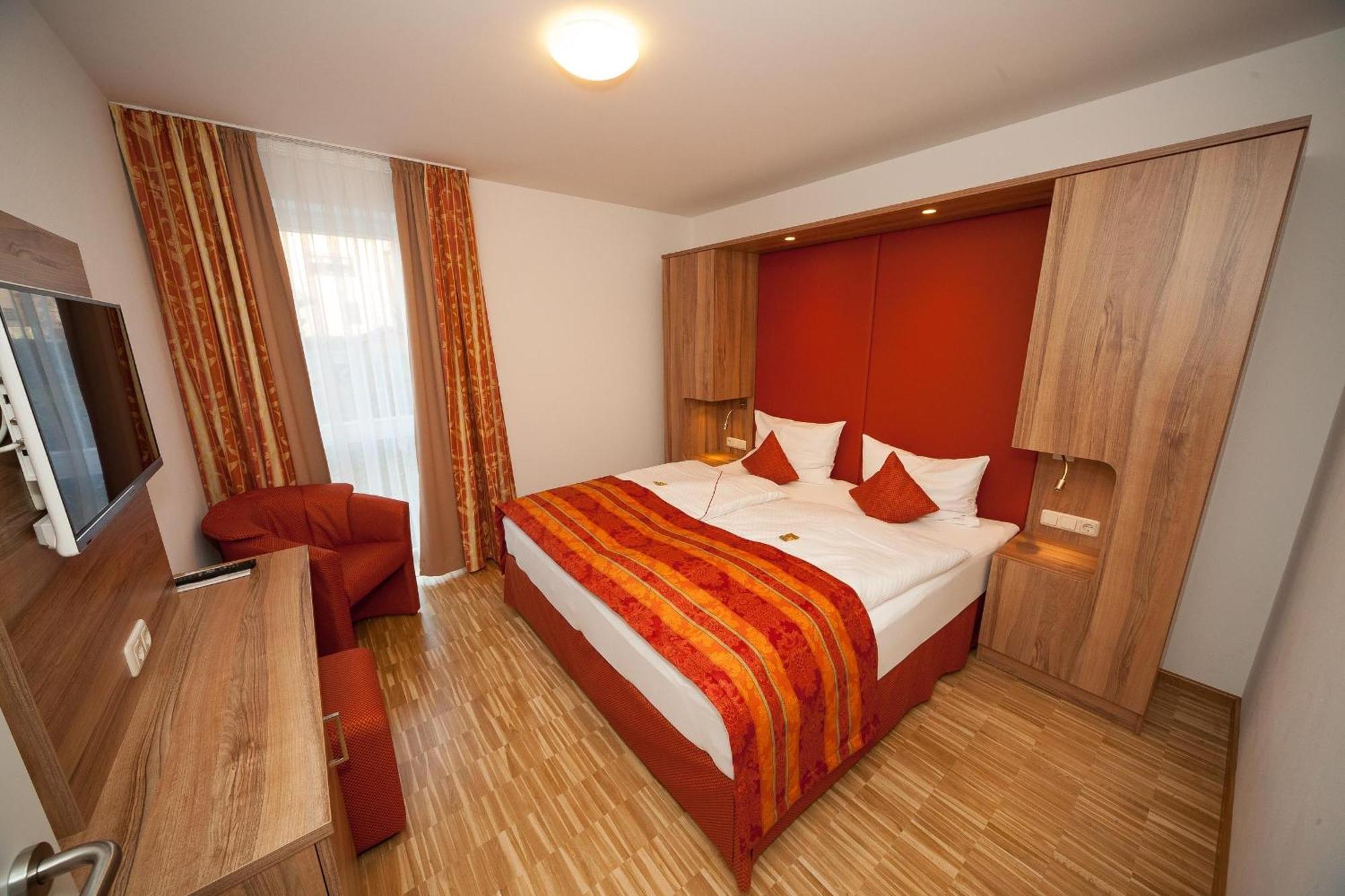 Hotel Zum Anker-Thulls Restaurant Neumagen-Dhron Kültér fotó